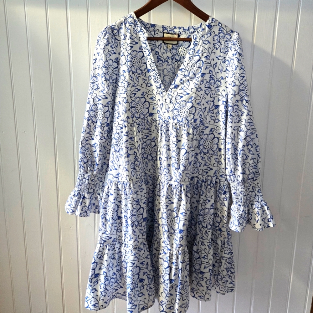 Tuckernuck blue white floral dress medium
